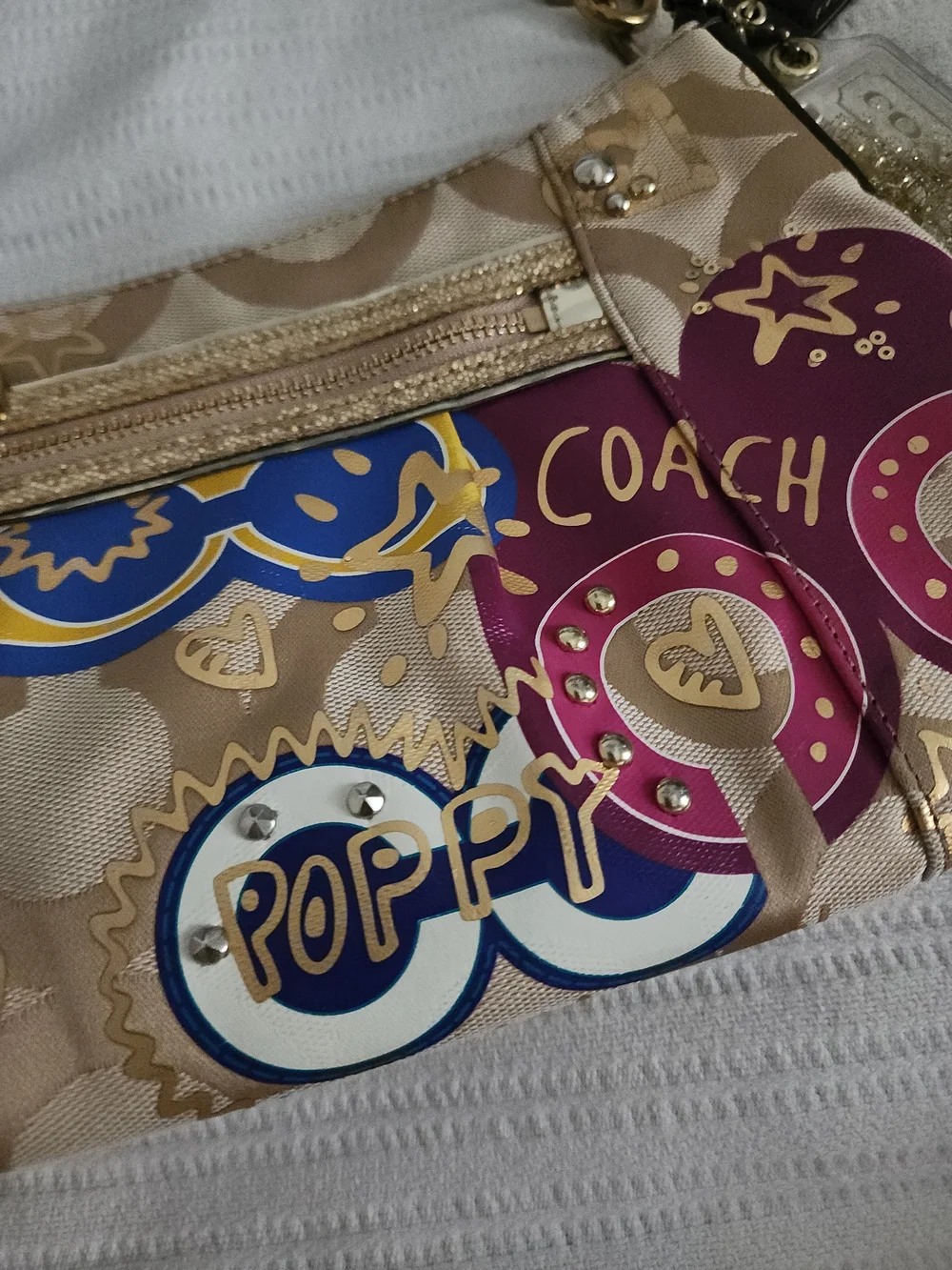 COACH Poppy Signature Beige Graphic Wristlet - Picture 2 of 8